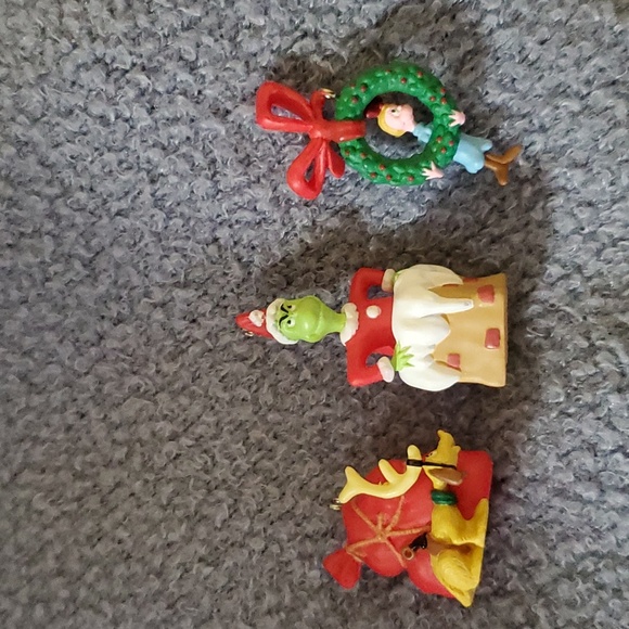 Merry Grinch-mas Hallmark miniature Christmas ornaments - Picture 3 of 6